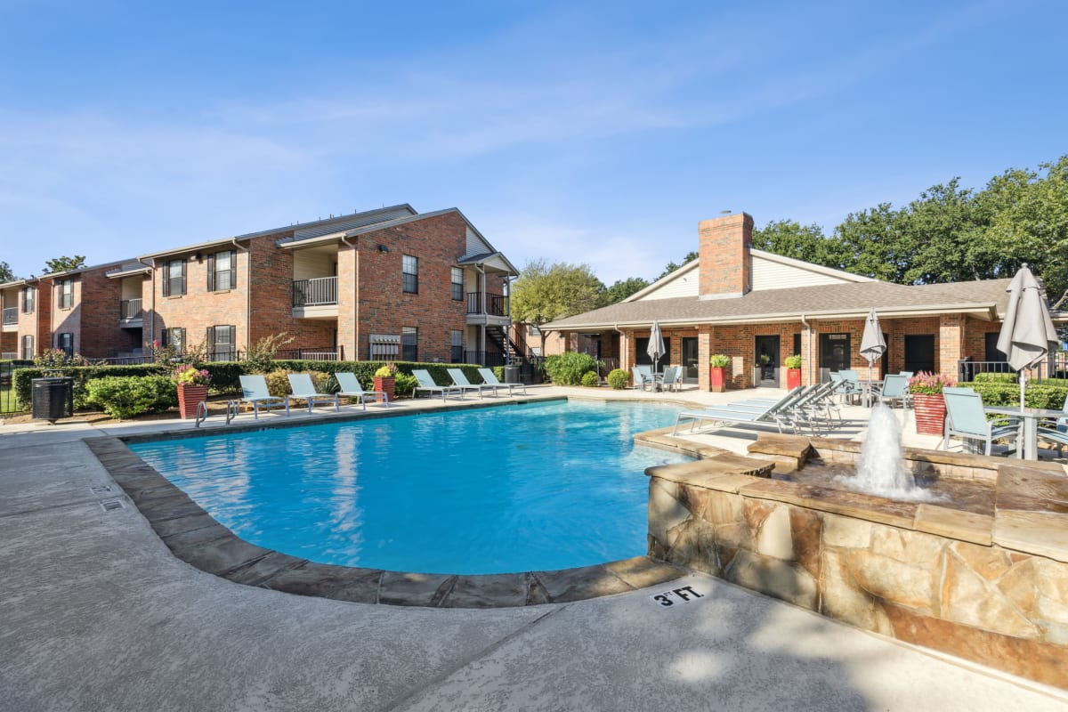 Wellington At Willow Bend Apartments apartment photo