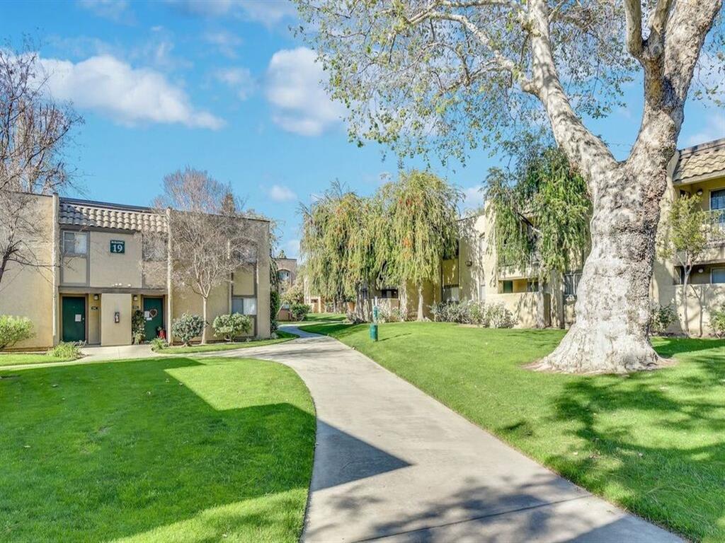 Photos and Video of Amber Ridge in La Verne, CA