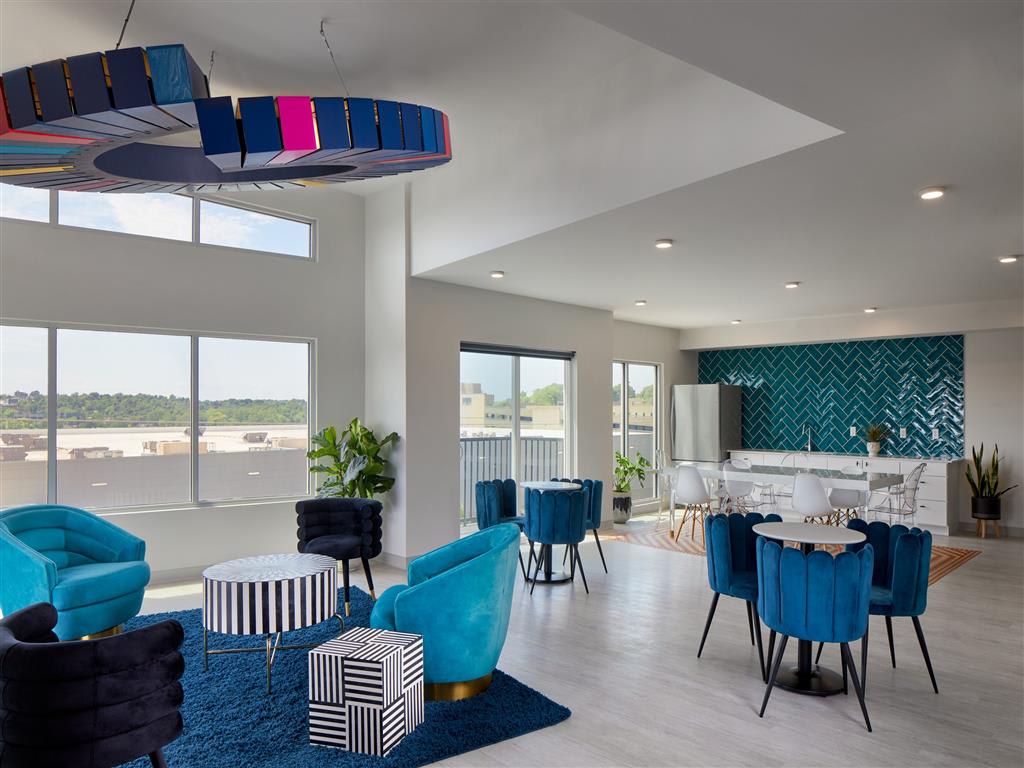 Photos and Video of Swivel in Omaha, NE