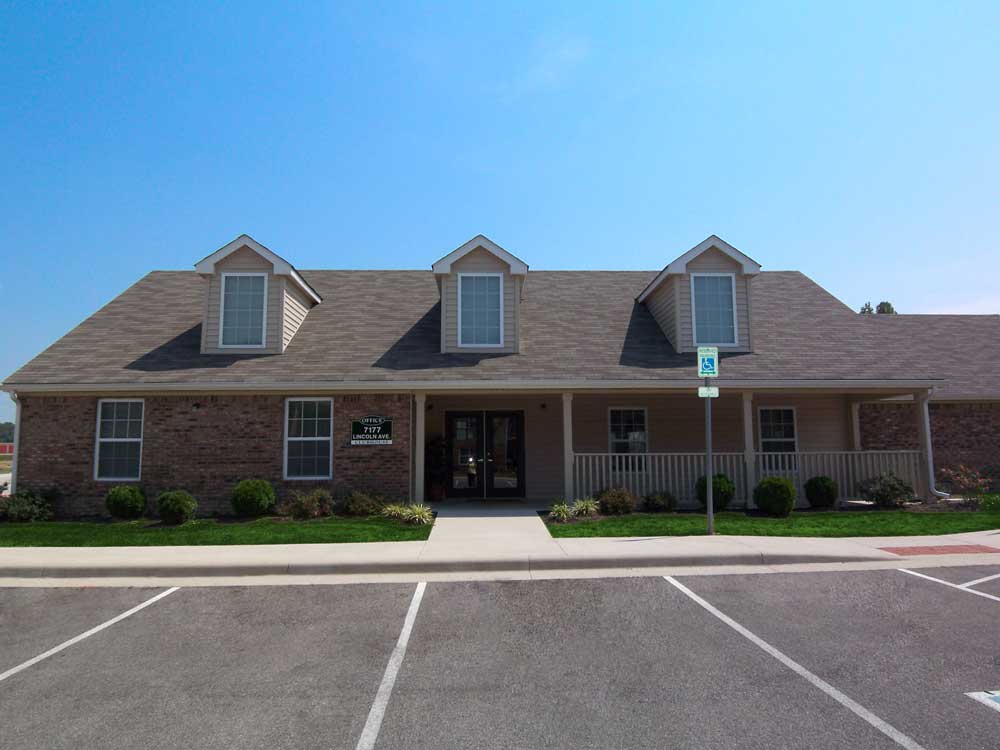 Photos of Canterbury Apartments in Newburgh, IN