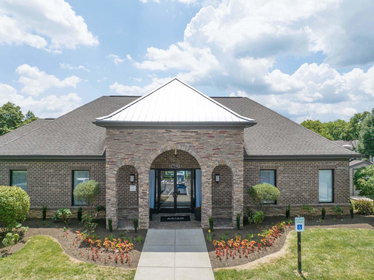 Apartments for Rent in Hikes Point Enclave at Breckenridge