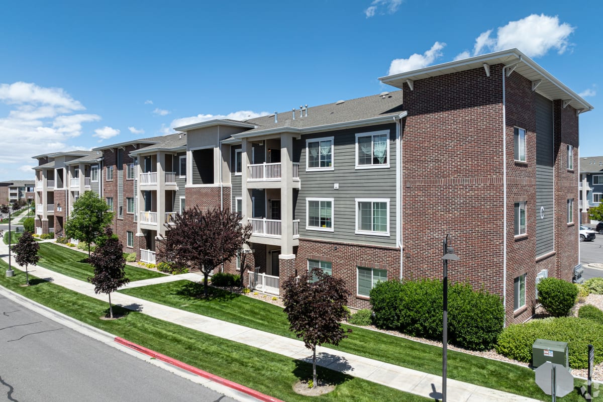 Photos and Video of Outlook Apartments for rent in Springville, UT