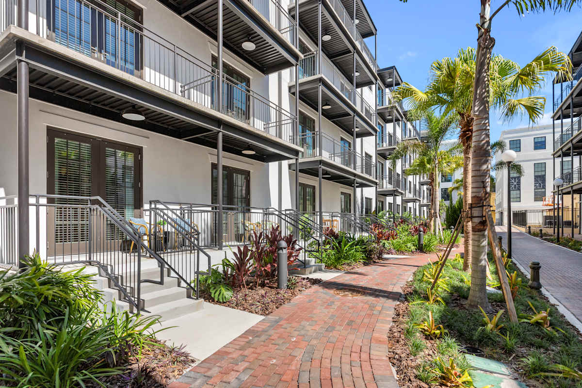 33605-apartments-fl-casa-marti