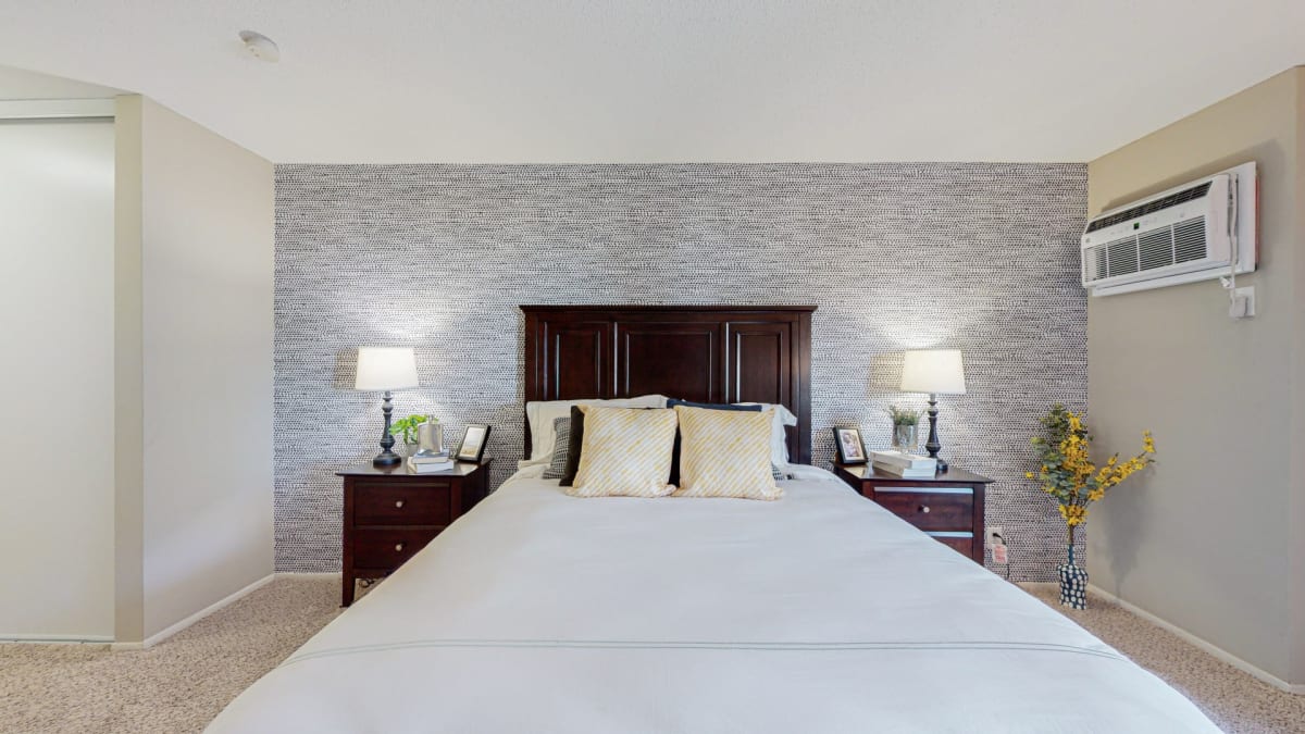 Photos and Video of West Bloomington Rentals in Bloomington, MN