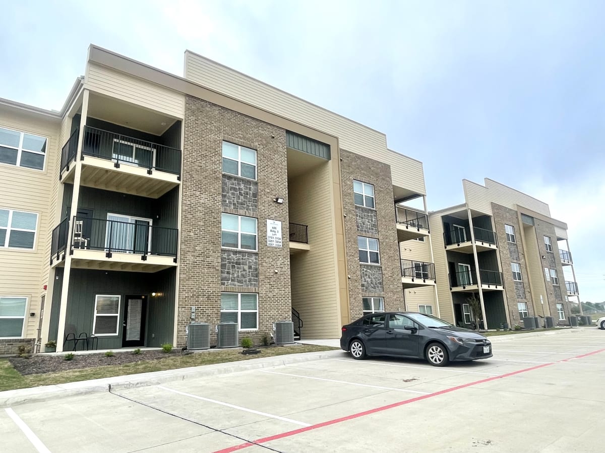 Photos and Video of Whitewing Flats in Princeton, TX