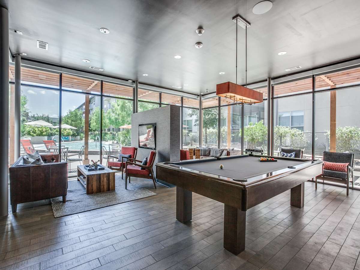Infinity On Yorktown apartment photo