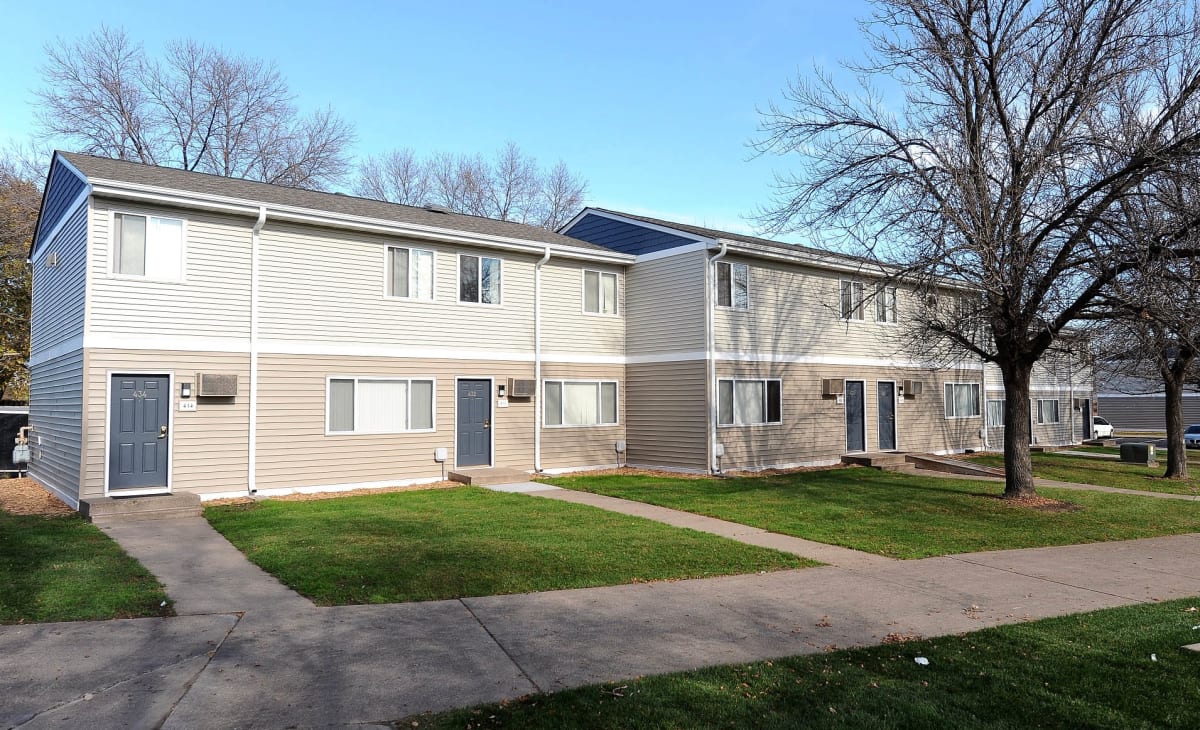 Photos of Lonnie Adkins Court in St Paul MN