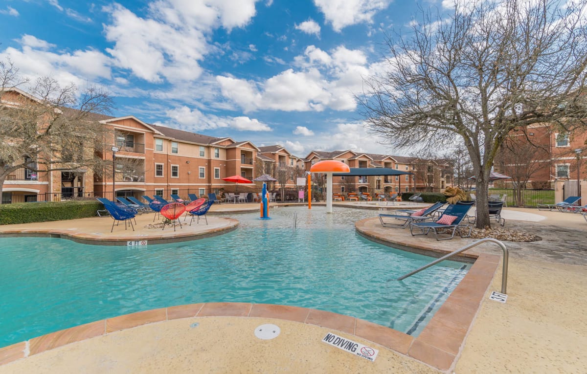 Stoneridge Apartments swimming pool - Pflugerville, TX
