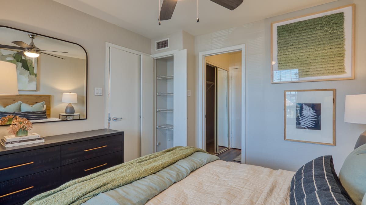 Apartments for Rent in Briggs Cheney The Crest on Hampton Hollow