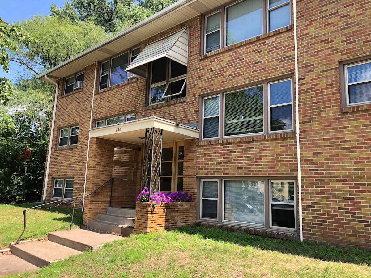 Property details for Dunlap Apartments in Saint Paul, MN