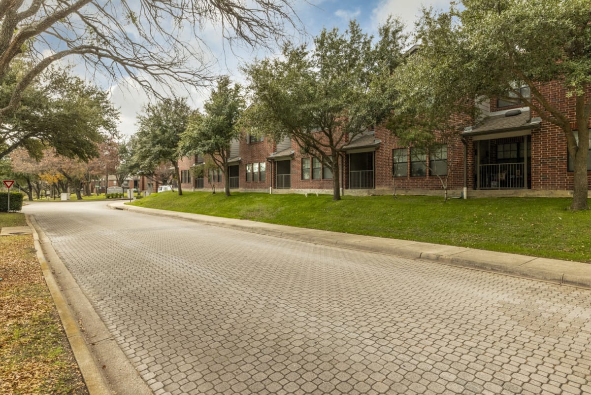 Photos and Video of Mount Vernon in DeSoto, TX