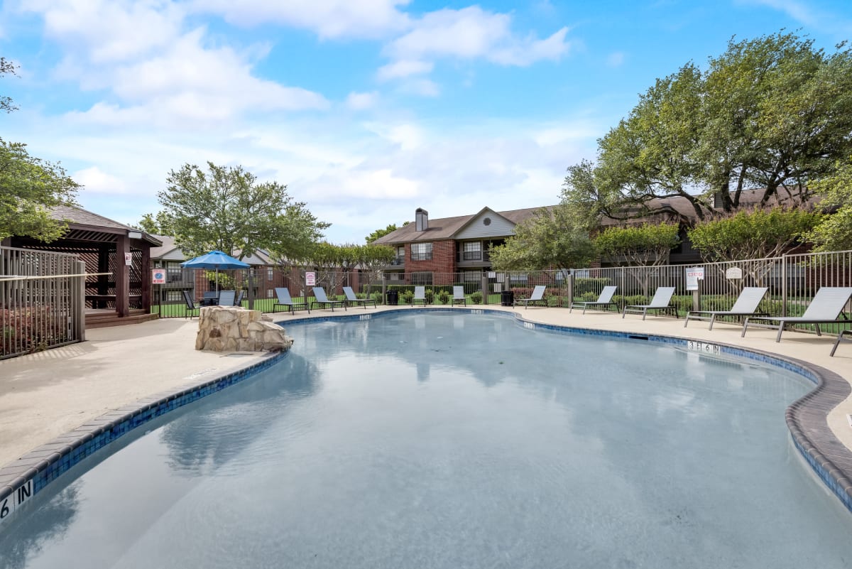 Photos and Video of Mount Vernon in DeSoto, TX