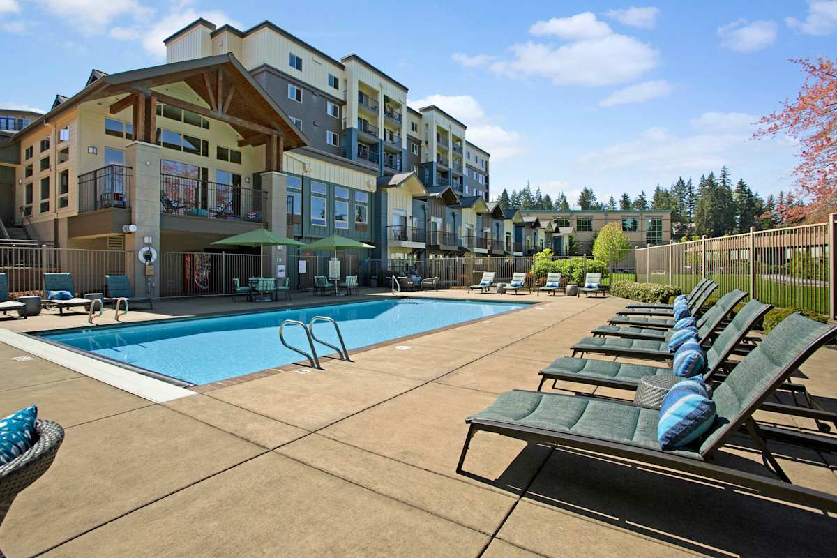 Echo Lake Apartments swimming pool - Shoreline, WA
