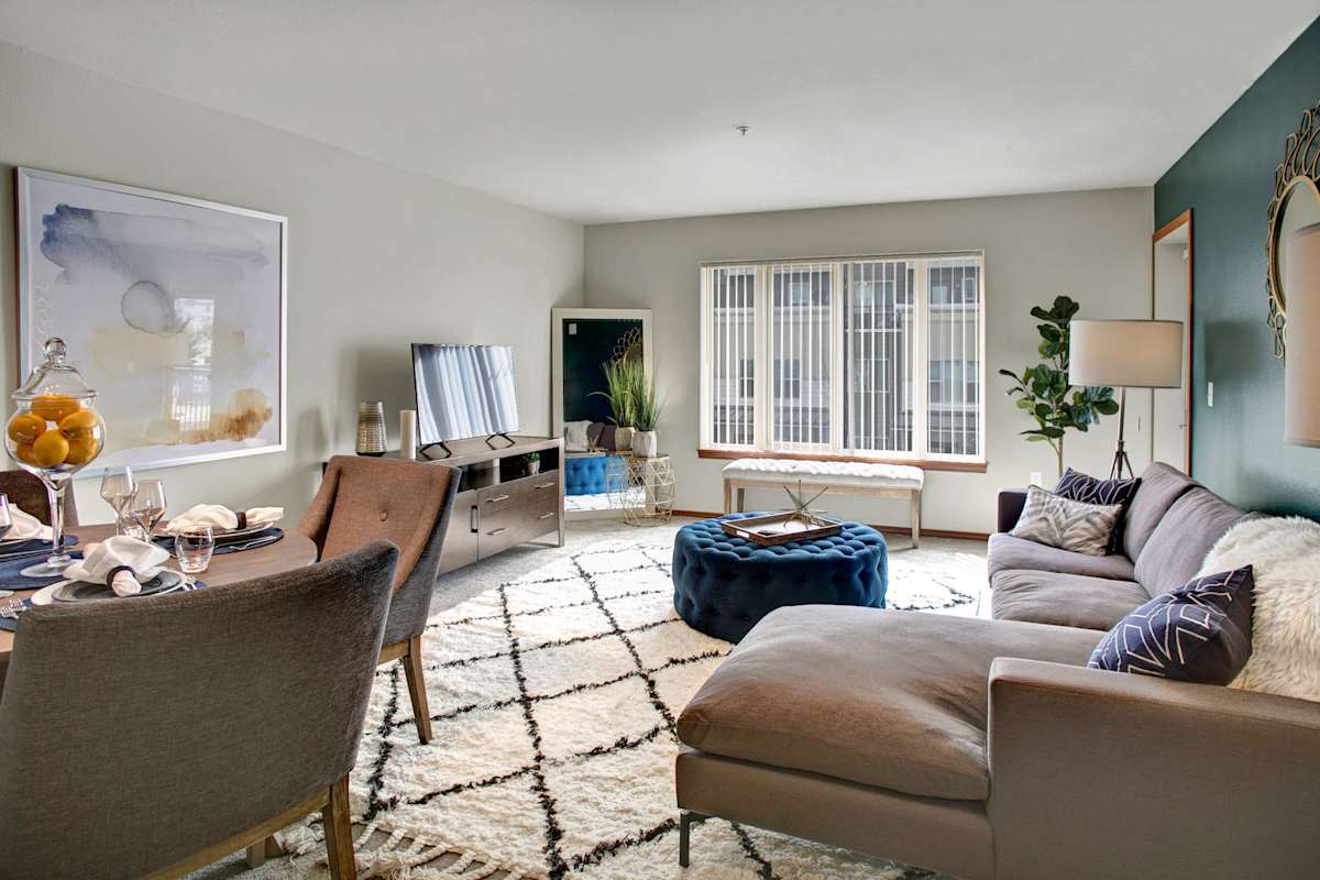 Echo Lake Apartments apartment living room - Shoreline, WA