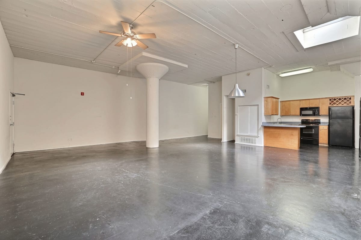 Photos and Video of Elm Street Lofts in Dallas, TX