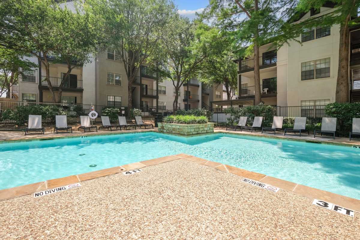 Property details for Jefferson Place in Irving, TX