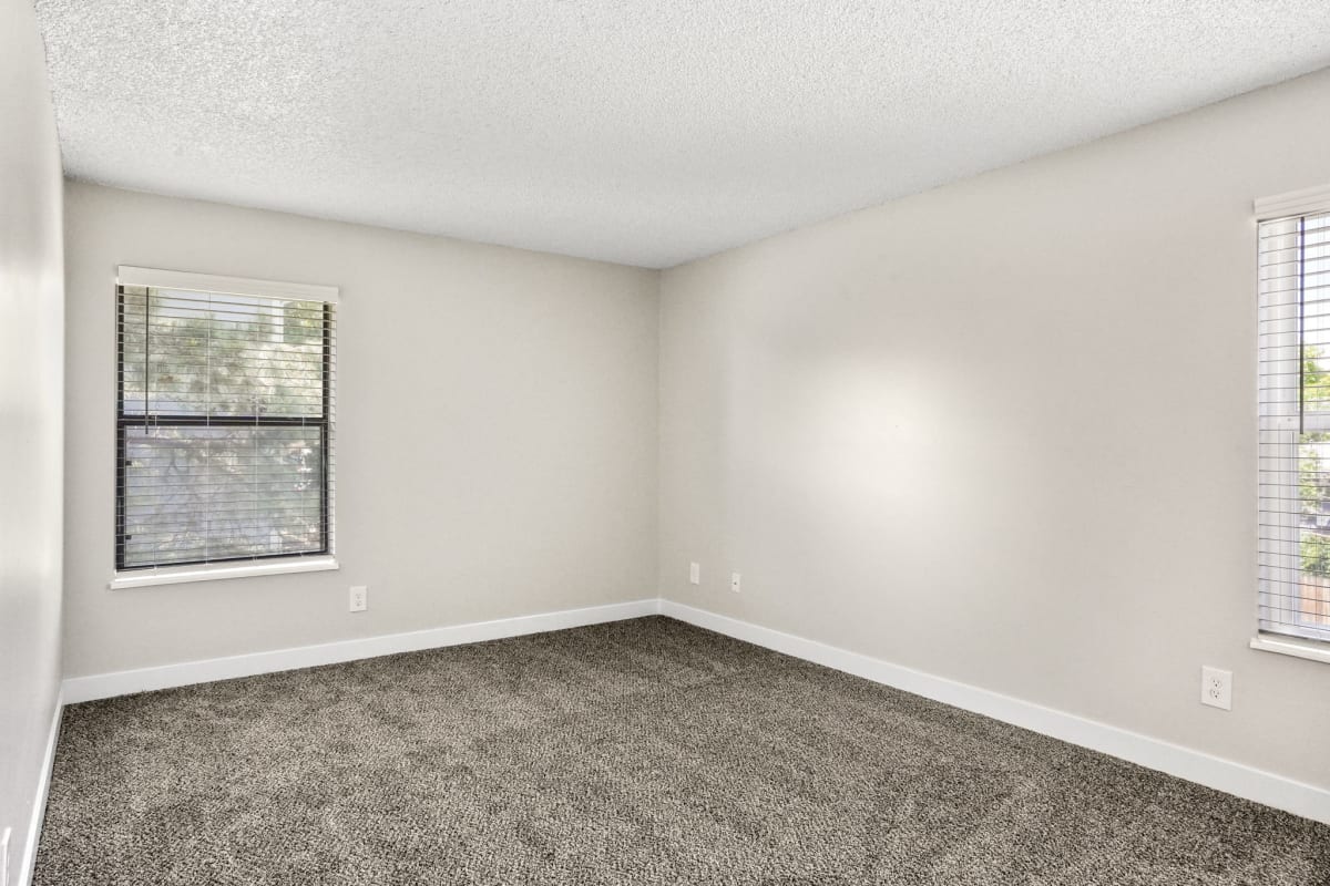 Apartments for Rent in Denver, CO Hilltop View Photos