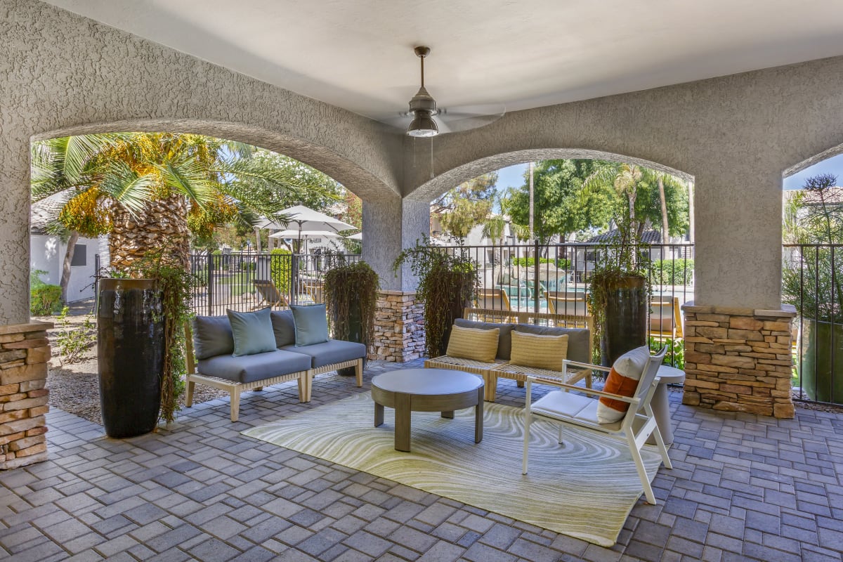 Shared outdoor space at Boulders at Lookout Mountain Apartment Homes.
