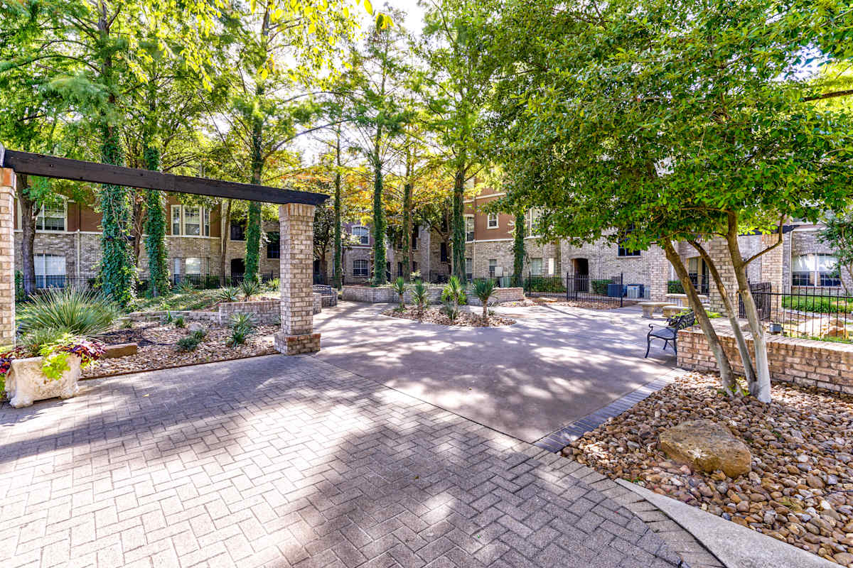 Bentley Place At Willow Bend Apartments apartment photo