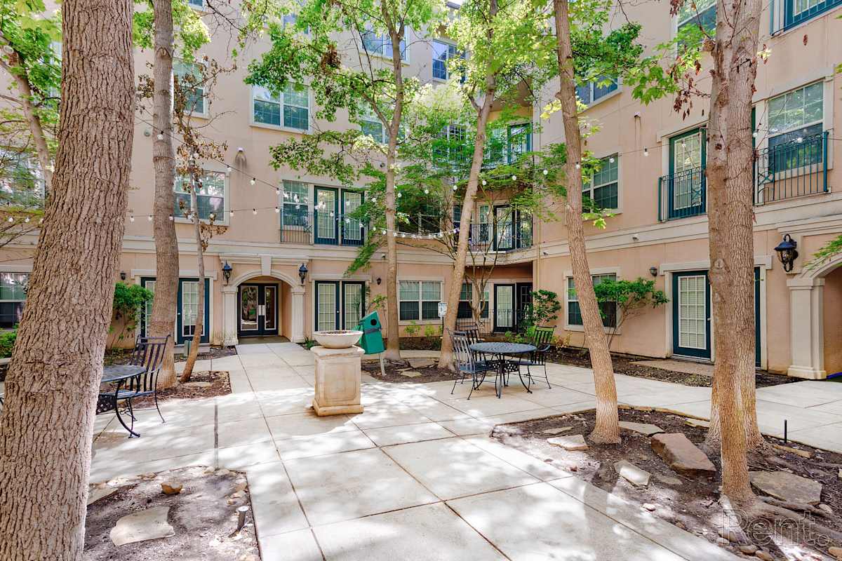 Villas At Katy Trail apartment photo