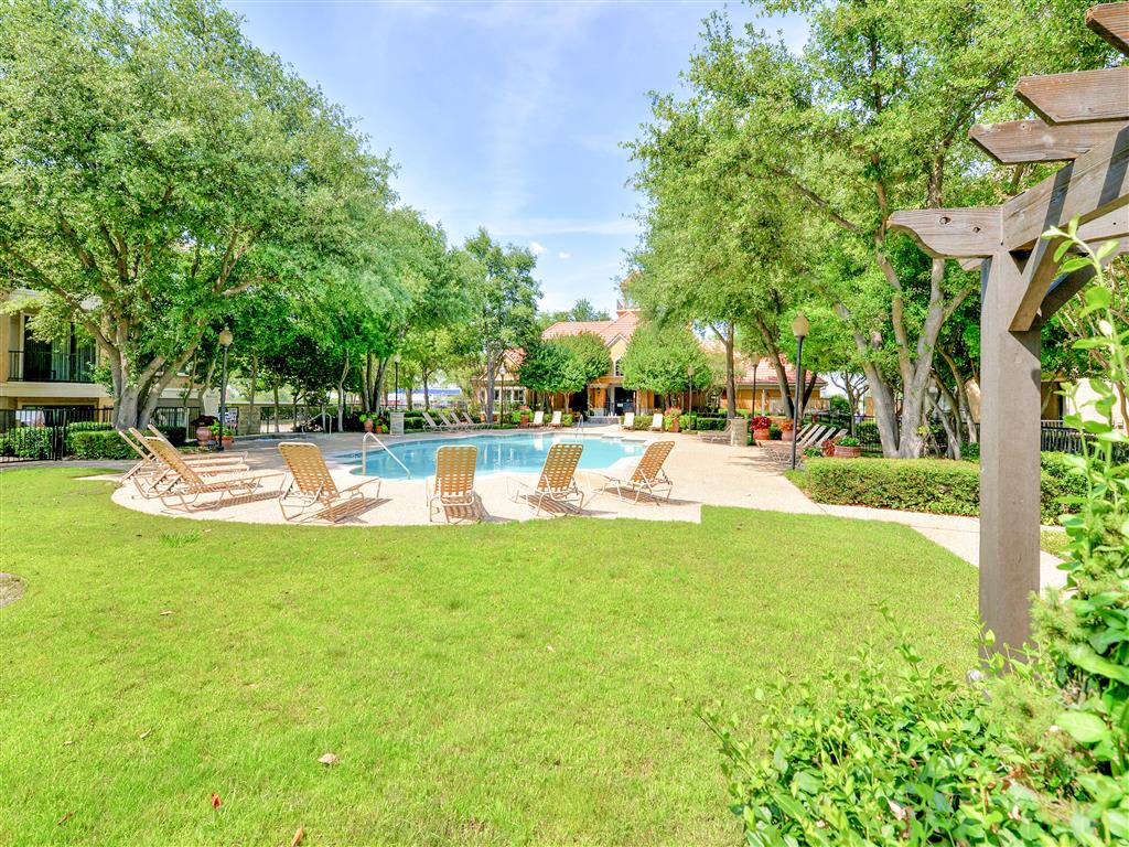 Photos and Video of Saxony at Chase Oaks in Plano, TX