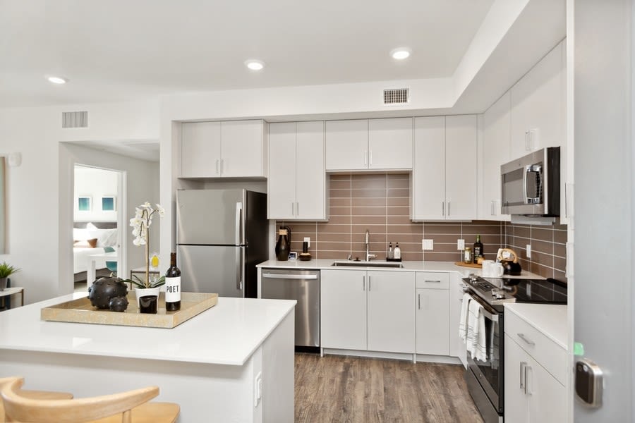 Luxury Kitchen Island Apartments In Santa Rosa