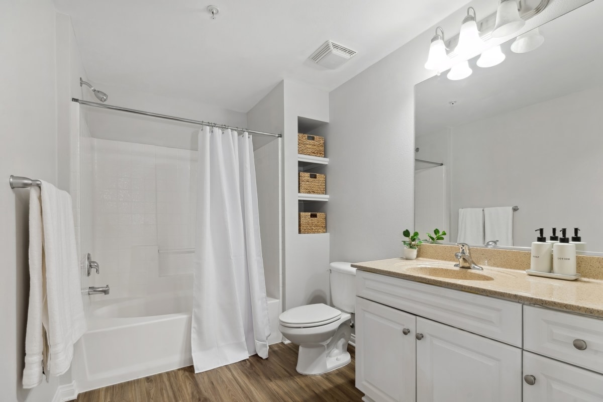 Enclave at Warner Center — Spa-Style Bathroom