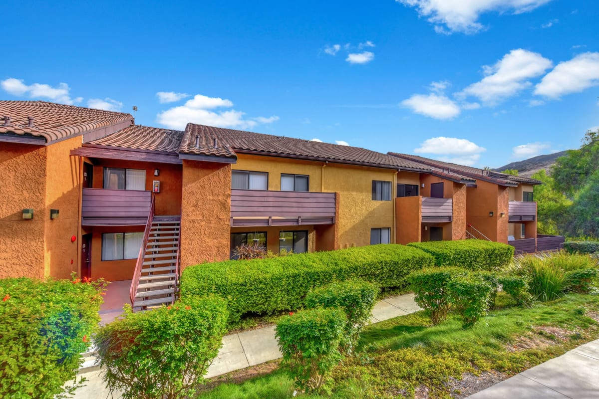 The Lexington Apartment Homes LA Agoura Hills Apartments