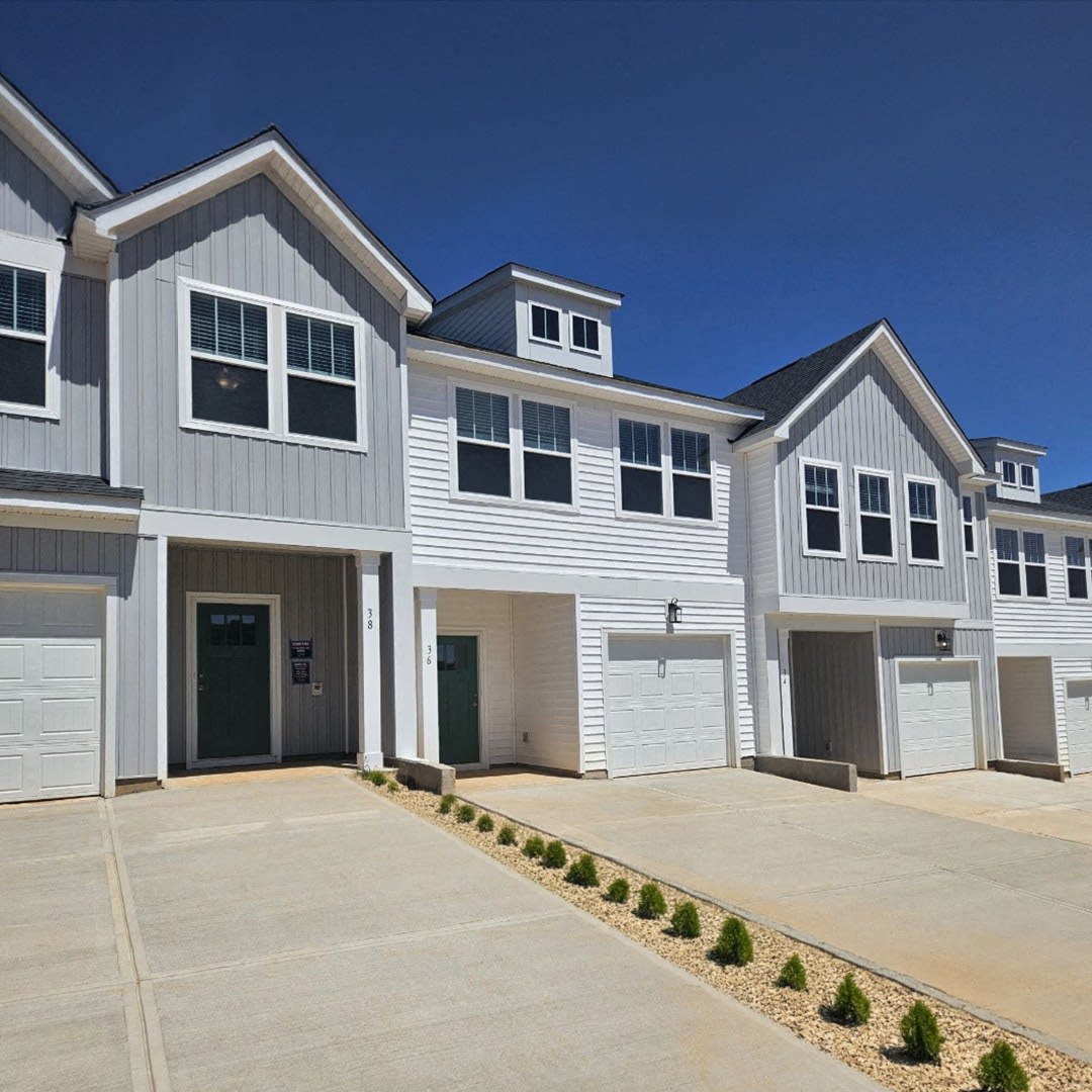 Townhomes for Rent in Greer, SC Explore Our Gallery