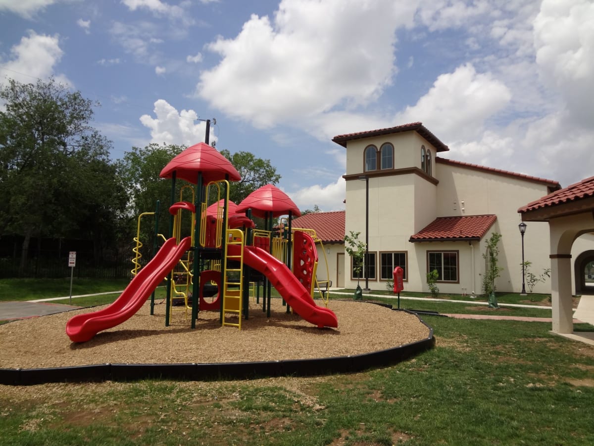 Photos and Video of La Posada del Rey Apts in San Antonio, TX