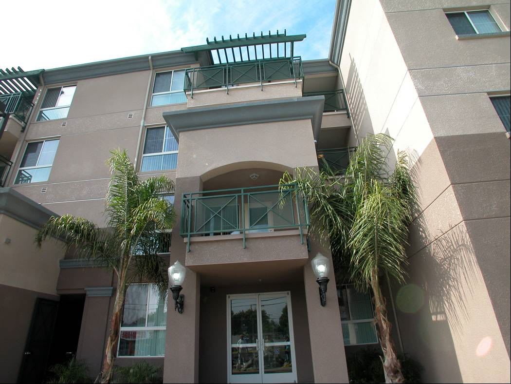 Photos and Video of Oaks on Florence in Bell, CA