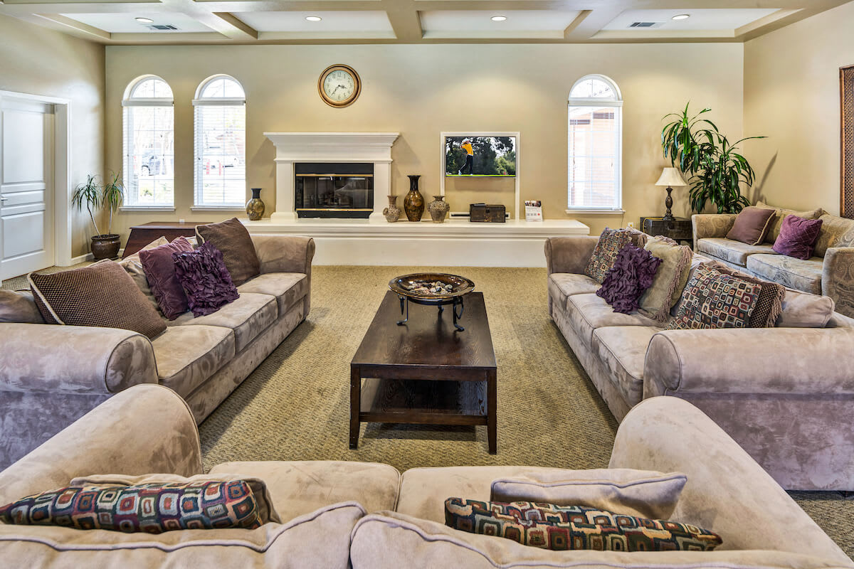 Apartments in San Ramon Falcon Bridge at Gale Ranch