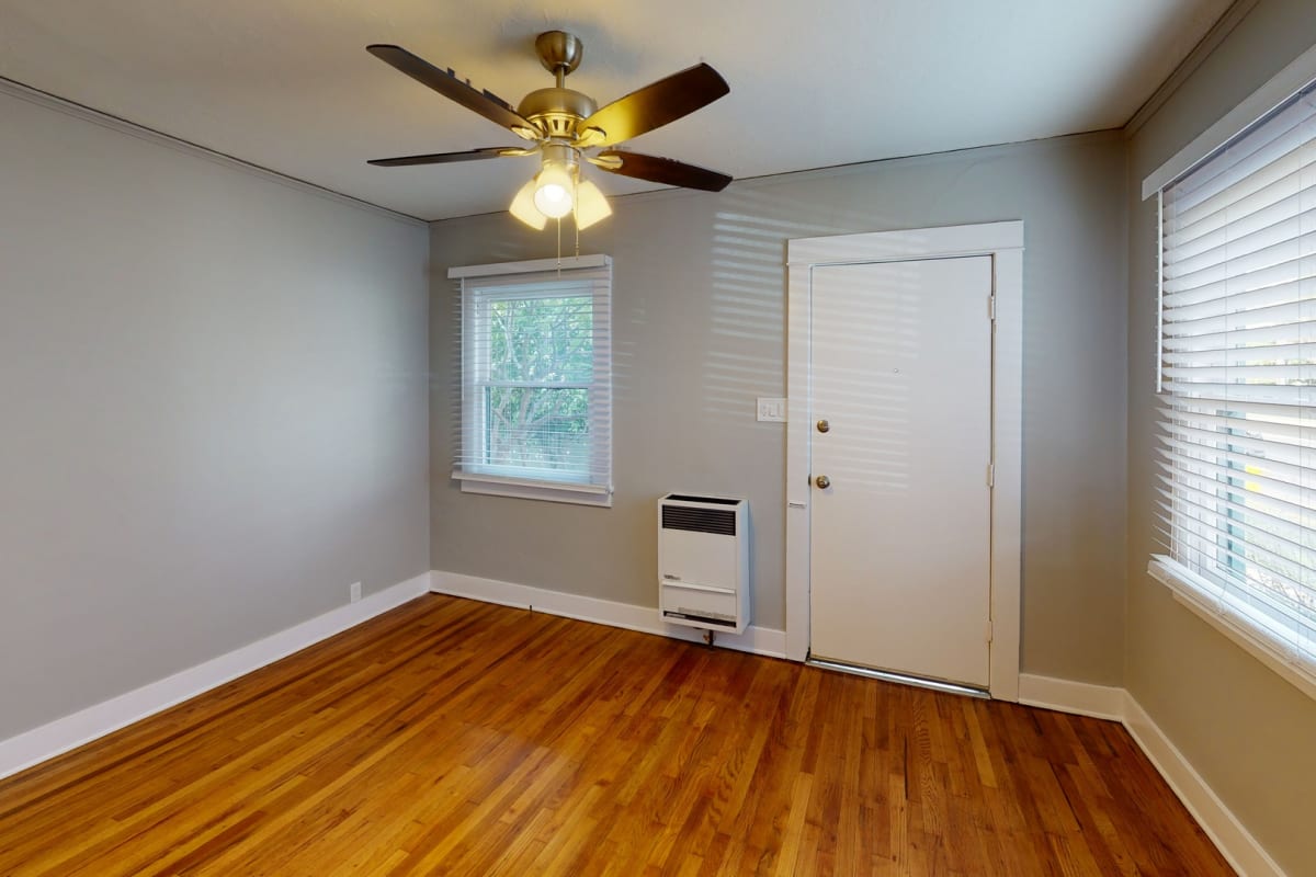 Photos and Video of Darlington Court Apartments in Los Angeles, CA