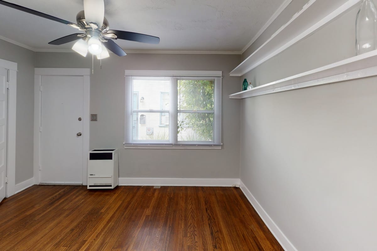 Photos and Video of Darlington Court Apartments in Los Angeles, CA