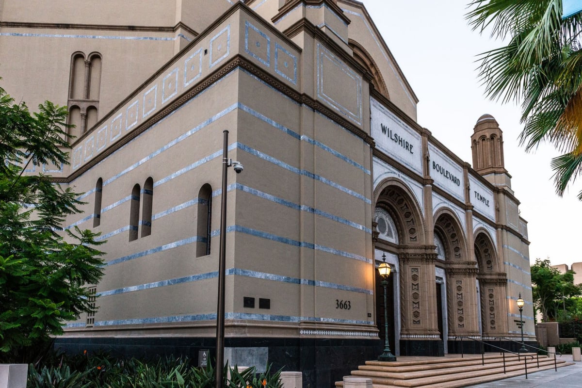 Photos and Video of Kingsley Tower Apartments in Los Angeles, CA