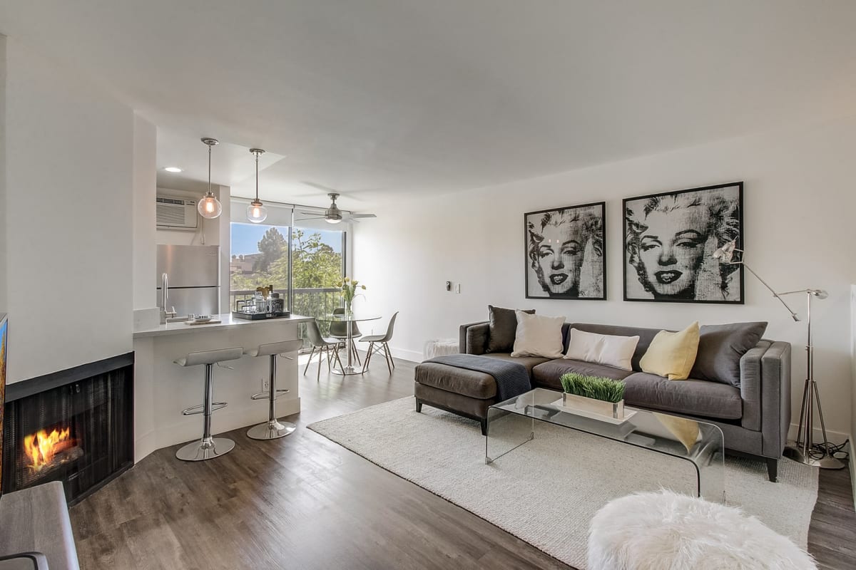 Photos and Video of Kingsley Tower Apartments in Los Angeles, CA
