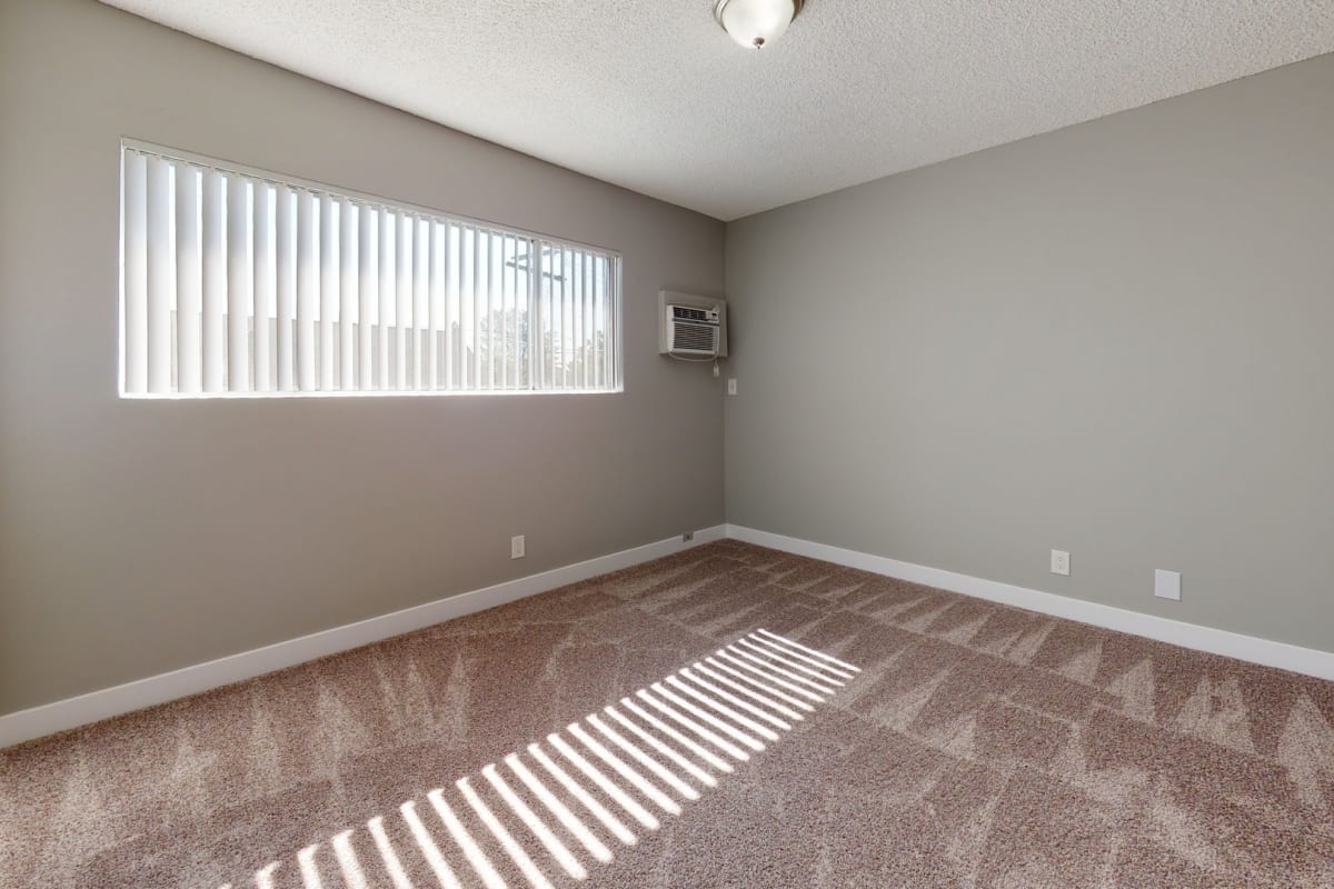 Photos and Video of Park Vanowen Apartments in North Hollywood, CA