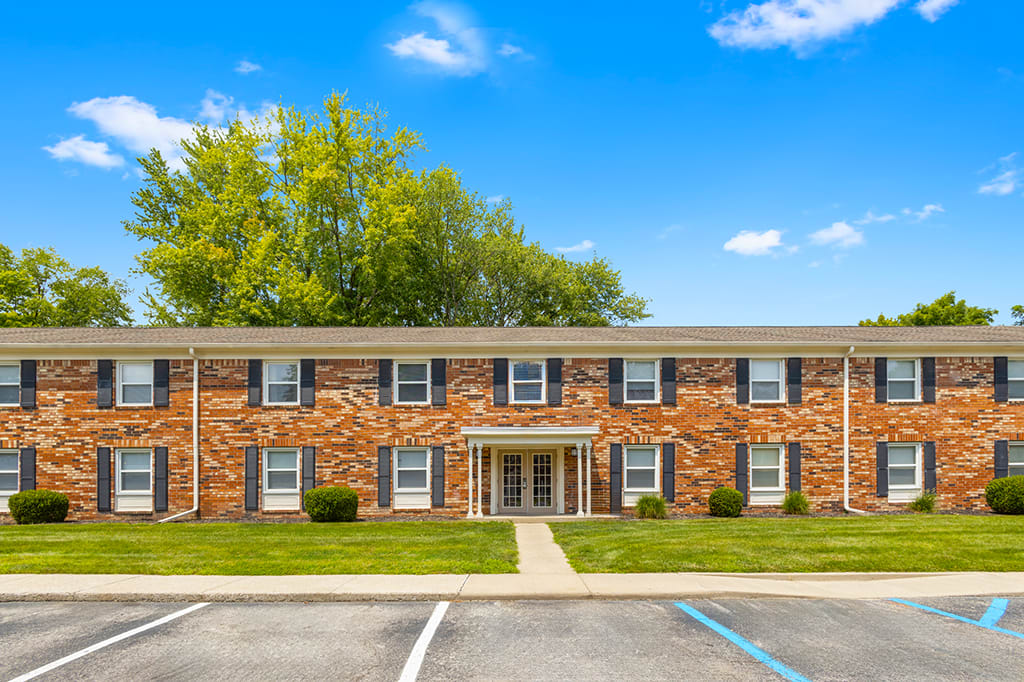 Photos and Video of Hampton Court in Indianapolis IN