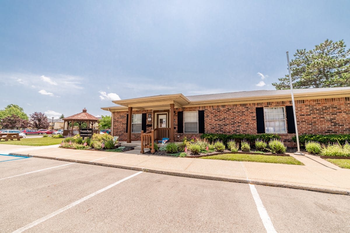 Photos of Cambridge Square Marion Apts in Marion IN