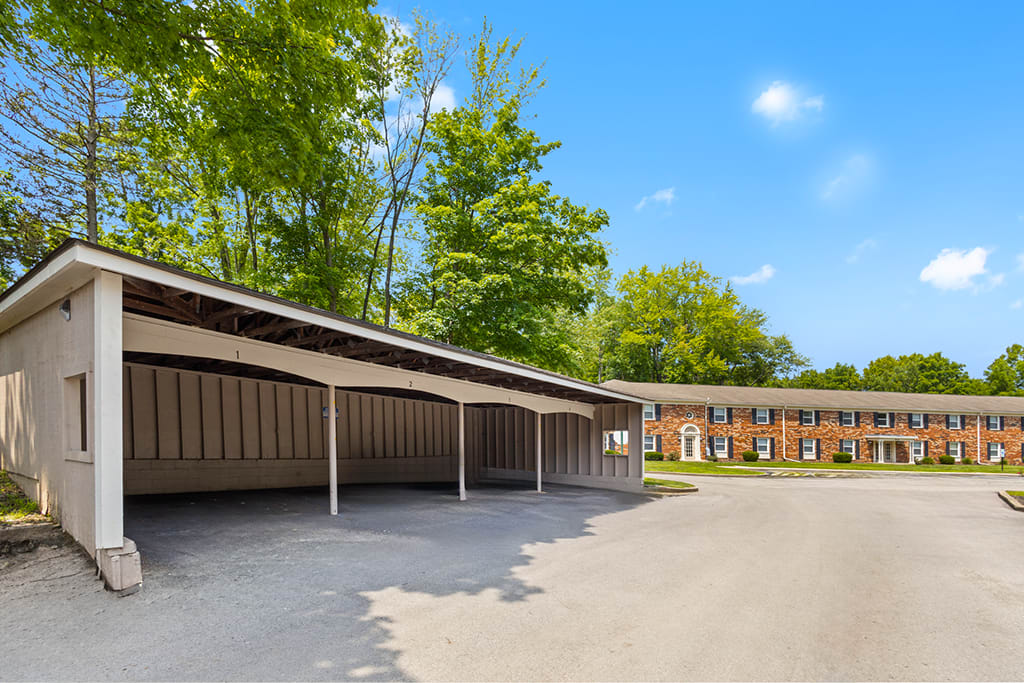 Photos and Video of Hampton Court in Indianapolis IN