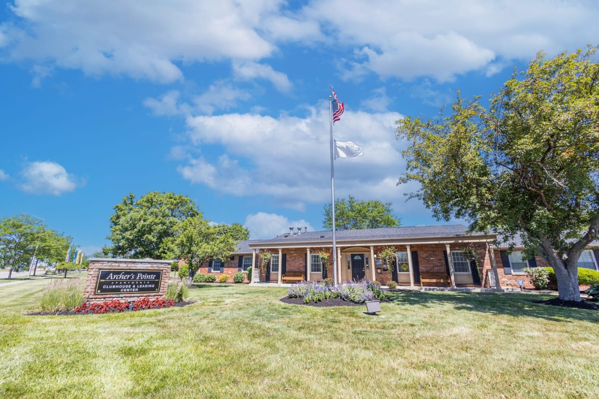 View Photos Archers Pointe Apartments in Fort Wayne, IN