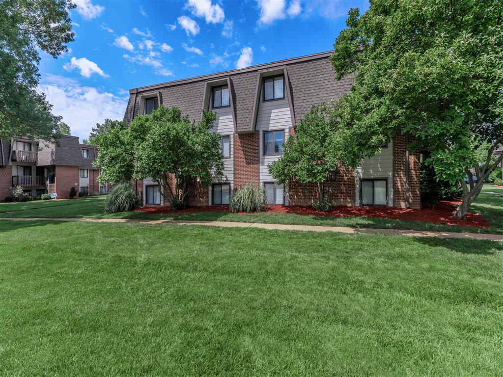 Photos and Video of Kensington West Apartments in Ballwin, MO