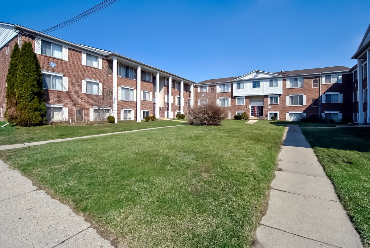 Photo Gallery The Maxwell Apartments in Romulus, MI