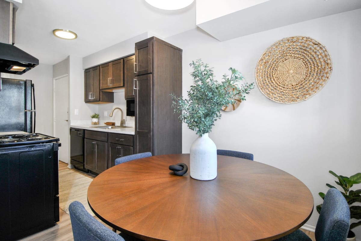 Photo Gallery The Maxwell Apartments in Romulus, MI