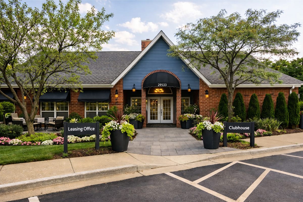Photos and Video of Forest Pointe Apartments in Lake Bluff, IL