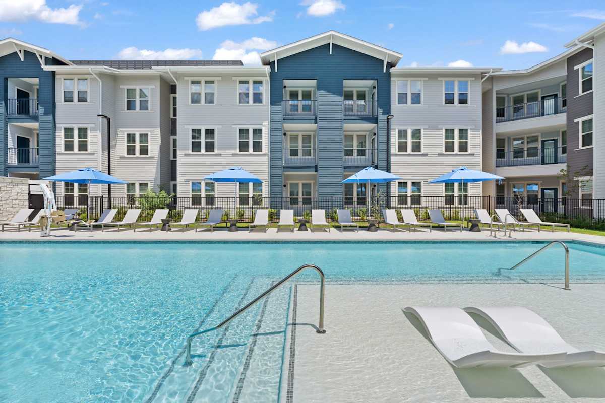 Photos and Video of Aviator 1518 in Schertz, TX