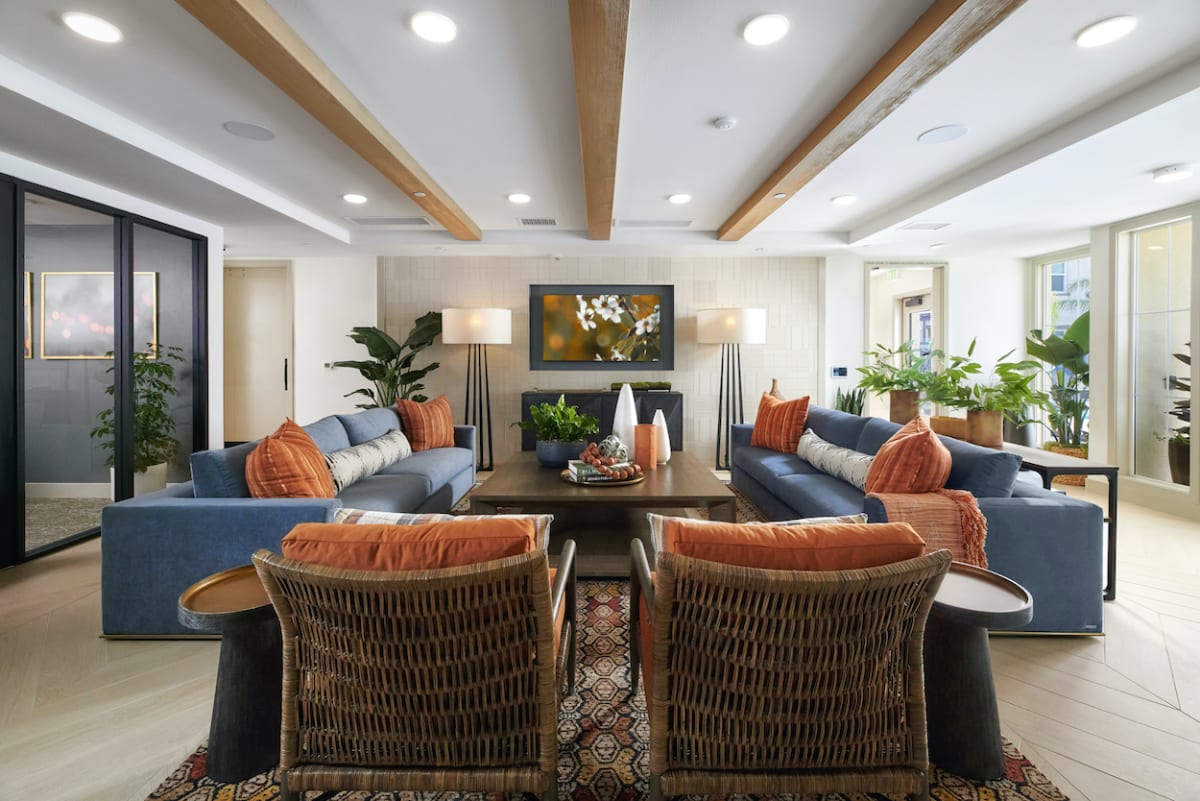 Riverside Luxury Apartments for Rent Lincoln Village Photos