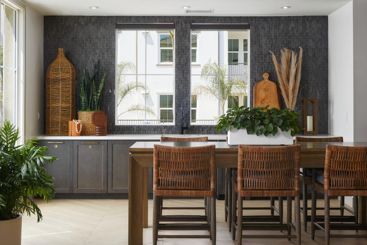 Riverside Luxury Apartments for Rent Lincoln Village Photos