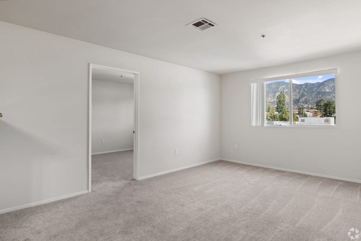 Apartments for Rent in Sylmar, Los Angeles Dronfield Astoria Photos