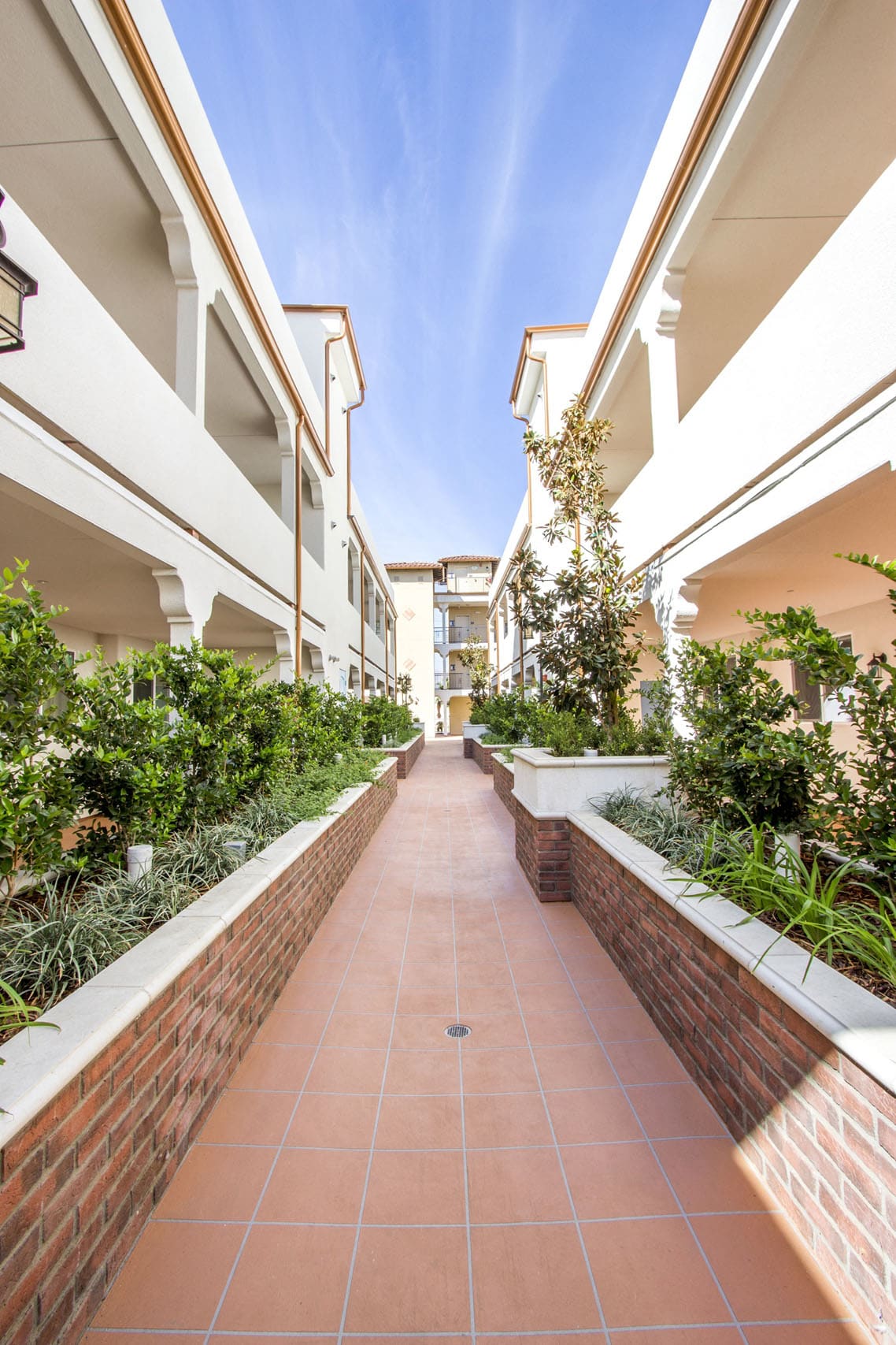 Apartments for Rent in Canoga Park, CA Le Blanc Apartments